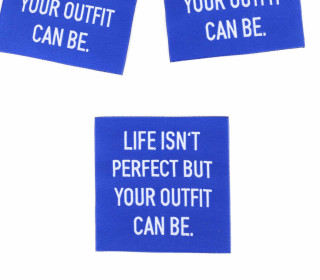 1 XXL Label - LIFE ISN'T PERFECT BUT YOUR OUTFIT CAN BE. - Blau