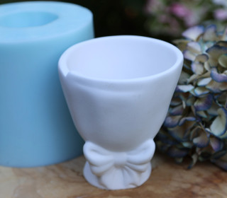 Silikon - Gießform - Wunderschöne Vase - mit Schleife - konisch - vielfältig nutzbar